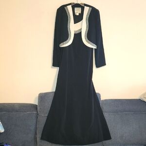 Daymor Couture Black and White Beaded  Women's  Set Sz 12